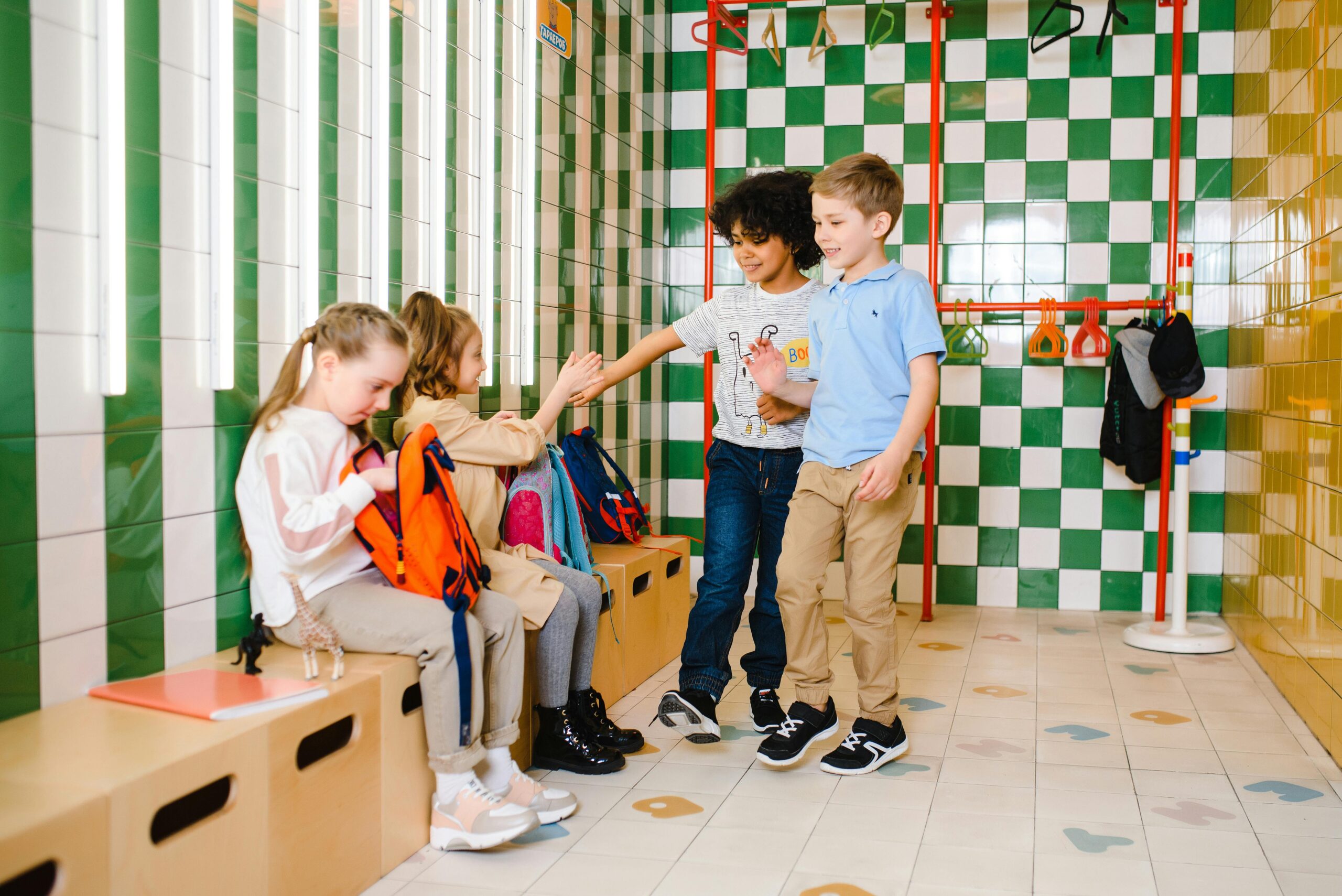 Kostenloses Stock Foto zu ausbildung, bank, bänke